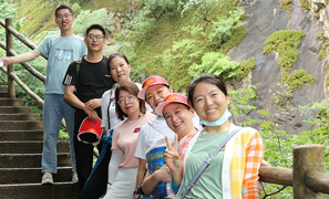 揚(yáng)帆起航火爆網(wǎng)，破浪前行無畏懼