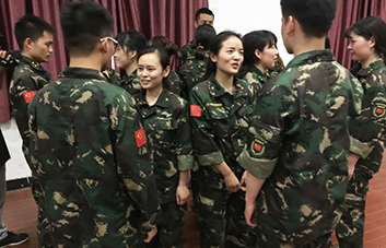 學(xué)會(huì)贊美，每天都是精彩人生！