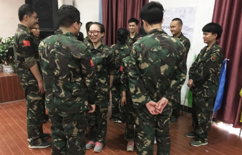 成功與放棄，也許只隔著一句贊美的距離！